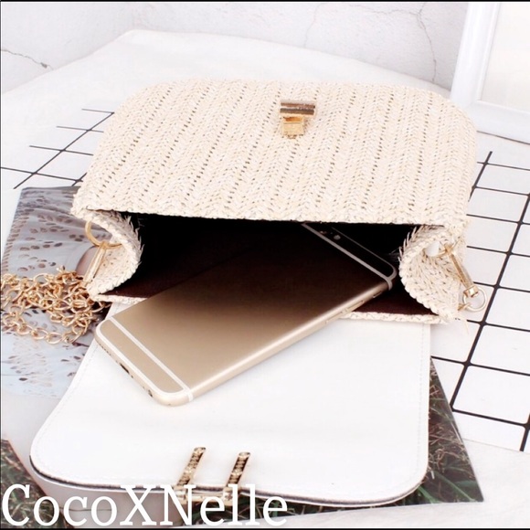 Mini Straw Crossbody! - Picture 5 of 7
